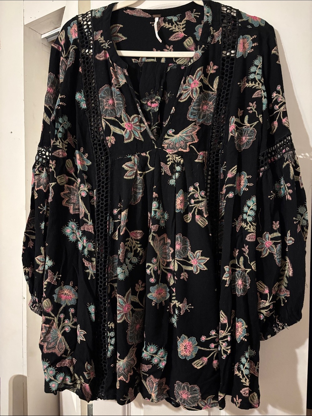 Free people Women's Black Floral Crochet-Trim Peasant Top